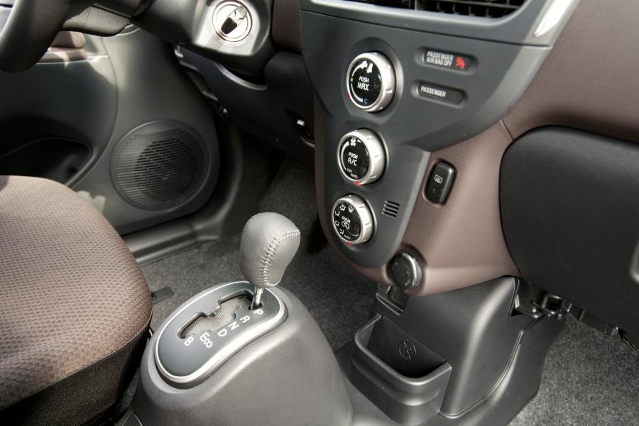  Mitsubishi i-MiEV 2012 года  (US) (фото 202 из 234)